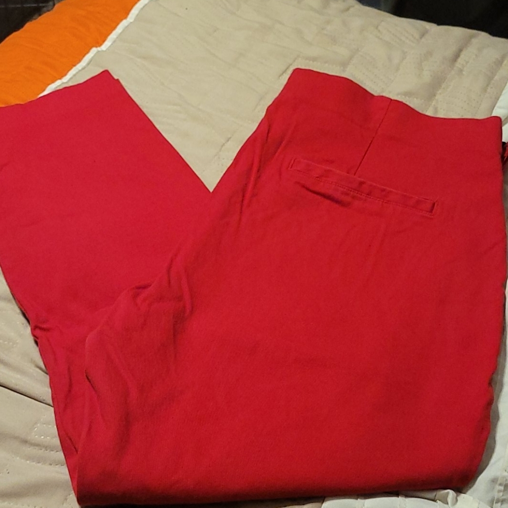Red Capris - Picture 5 of 5